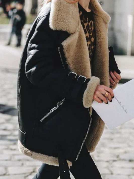 ALTHEA – Der Mantel für Gemütliche Eleganz