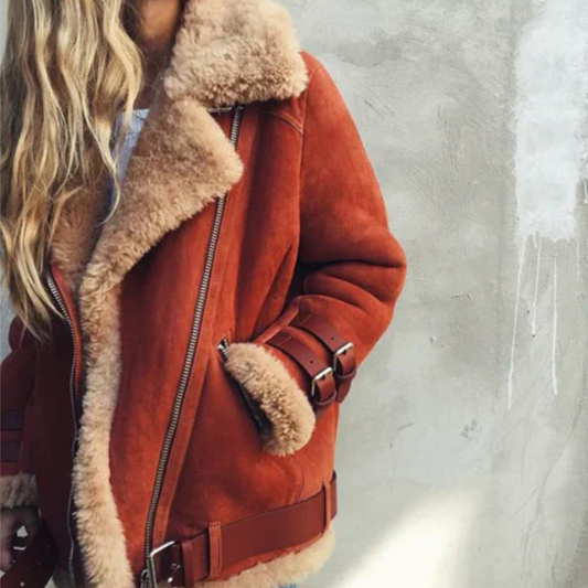 ALTHEA – Der Mantel für Gemütliche Eleganz